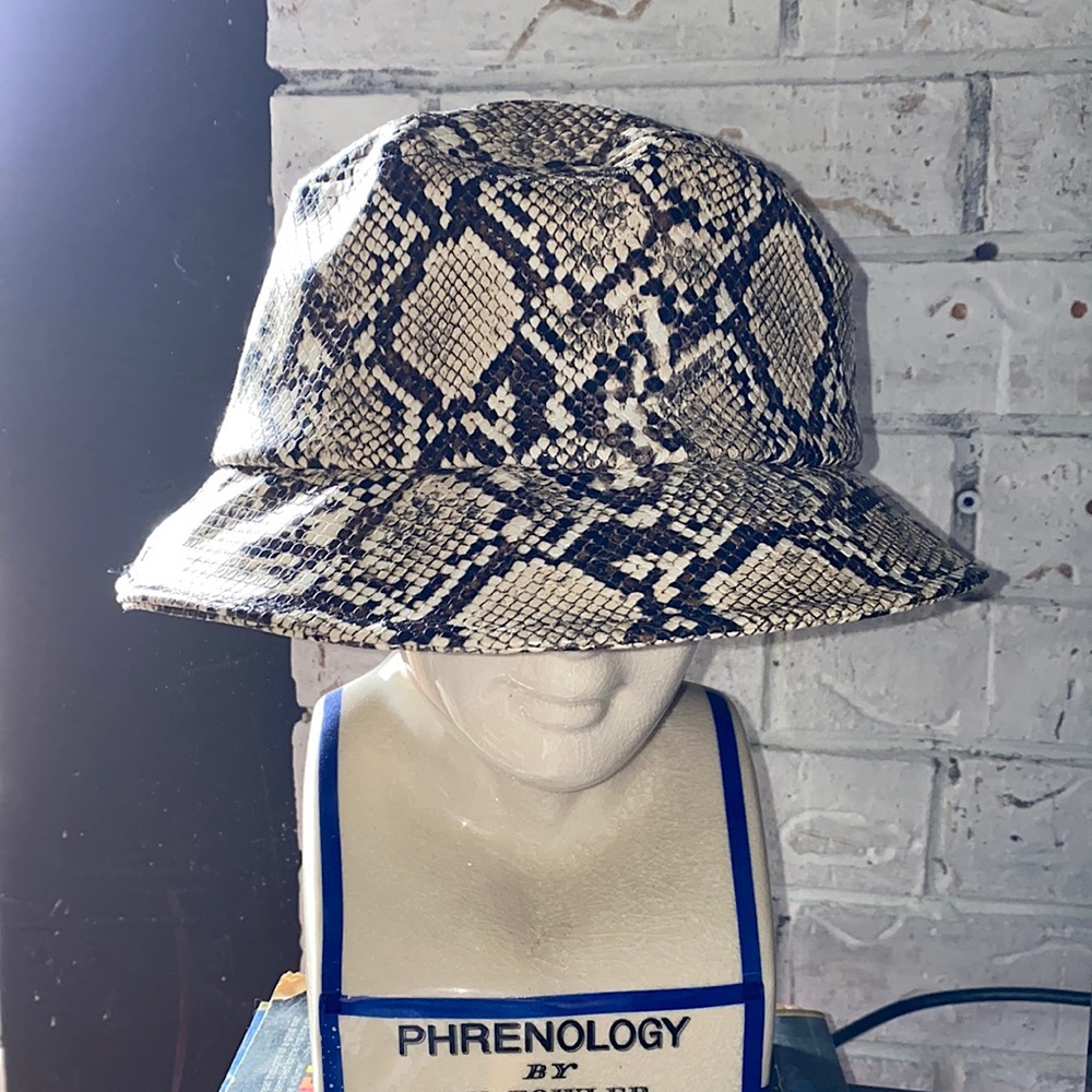 Snakeskin printed embossed bucket hat